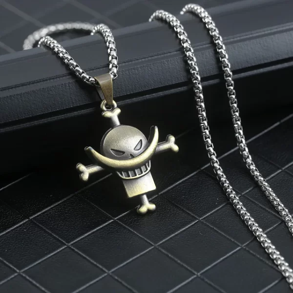Collier One Piece Jolly Roger Barbe Blanche